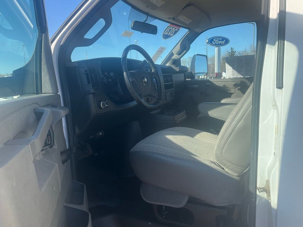 2021 Chevrolet Express Cutaway Work Van