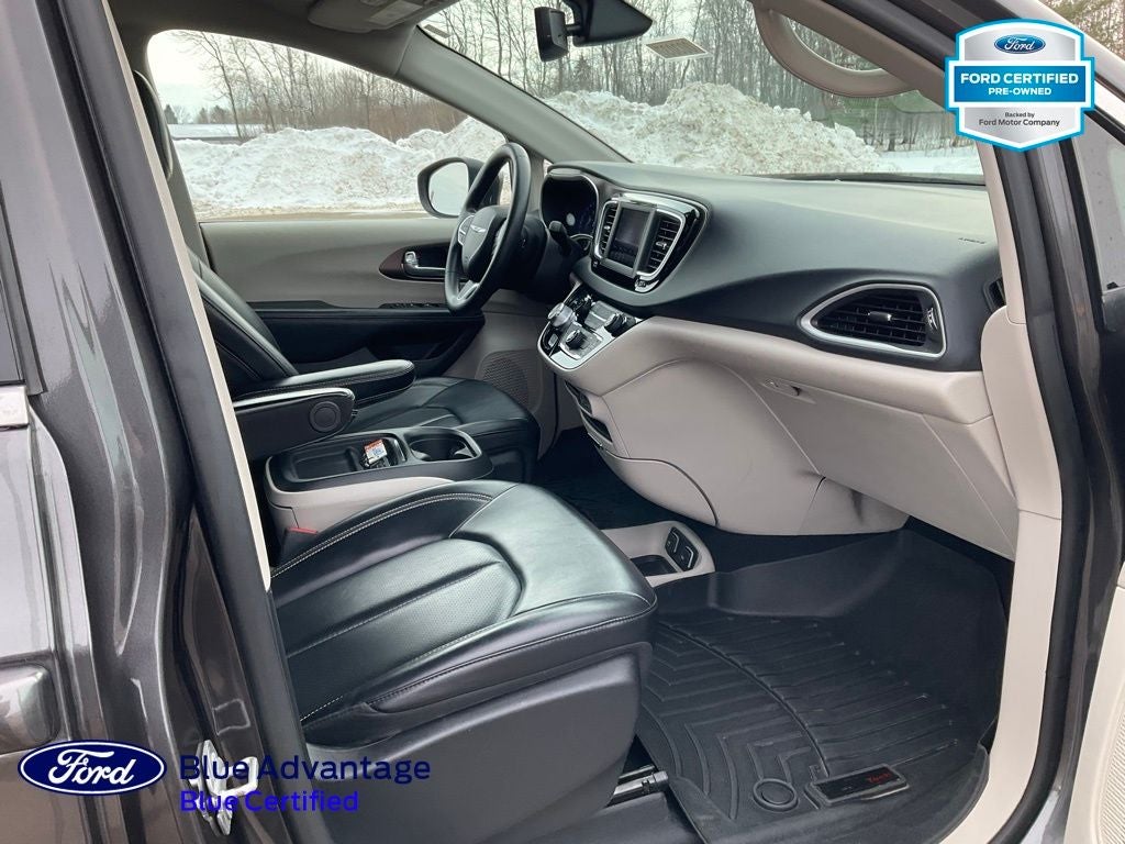 2021 Chrysler Voyager LXI