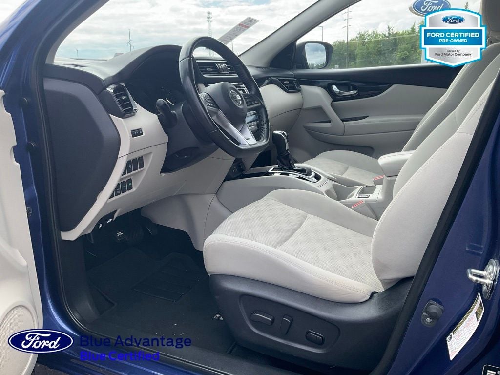 2022 Nissan Rogue Sport SV