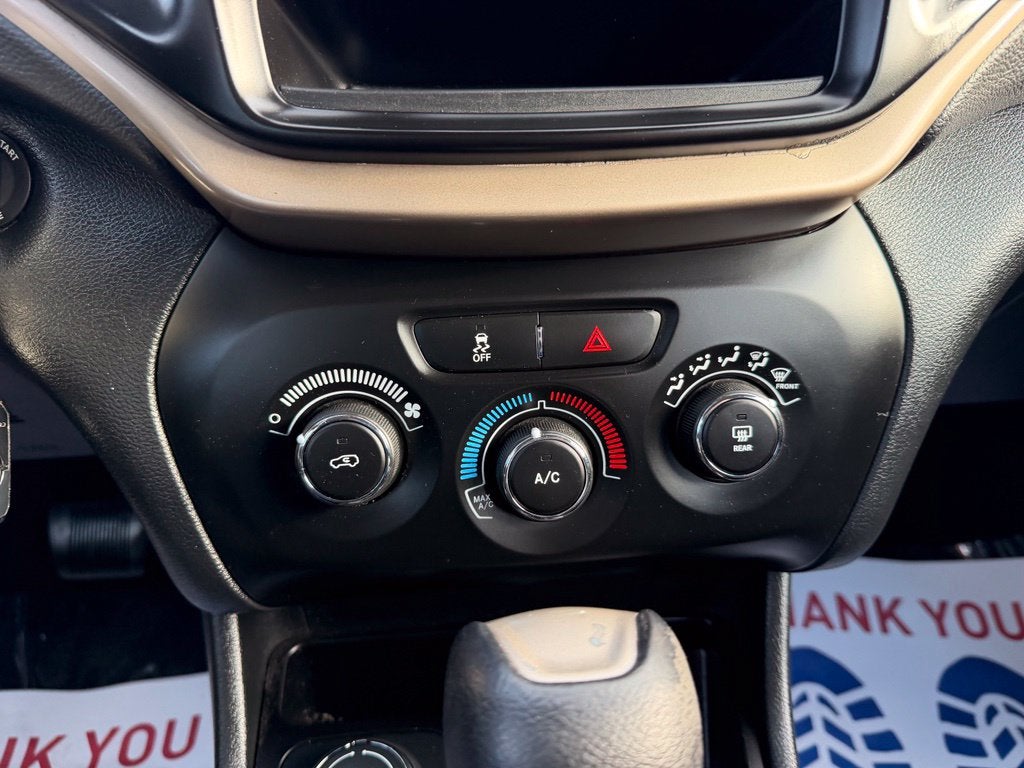 2016 Jeep Cherokee Sport