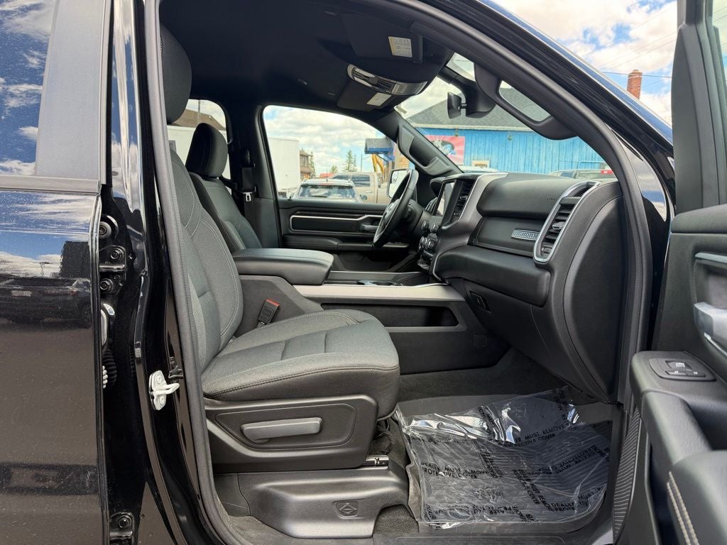 2024 RAM 1500 Big Horn Crew Cab 4x4 5'7' Box