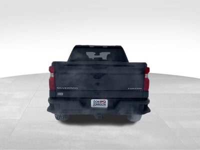 2023 Chevrolet Silverado 1500 4WD Crew Cab Short Bed Custom