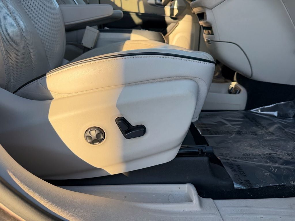 2017 Chrysler Pacifica Hybrid Platinum