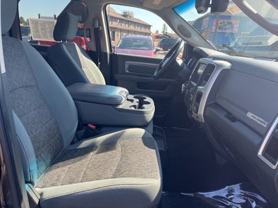 2017 RAM 1500 Big Horn Crew Cab 4x4 5'7' Box