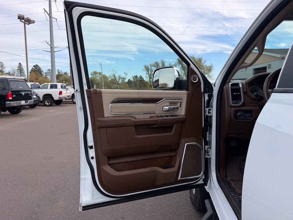 2022 RAM 2500 Laramie Crew Cab 4x4 6'4' Box