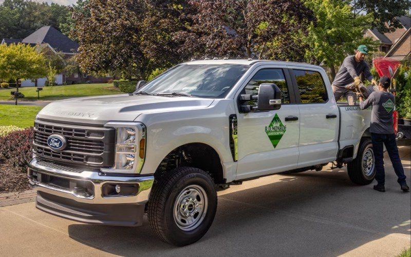 2027fordsuperdutyf-250-exterior-03